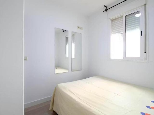 Calle de Antonio Zamora, Madrid, Community of Madrid 28011