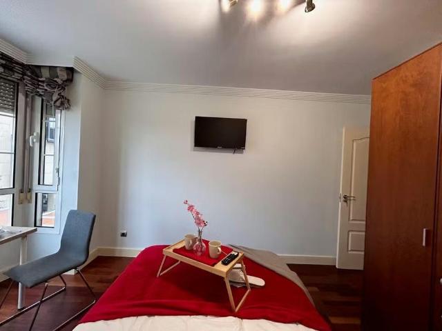 Calle de Arturo Soria, Madrid, Community of Madrid 28033