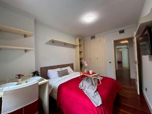 Calle de Arturo Soria, Madrid, Community of Madrid 28033