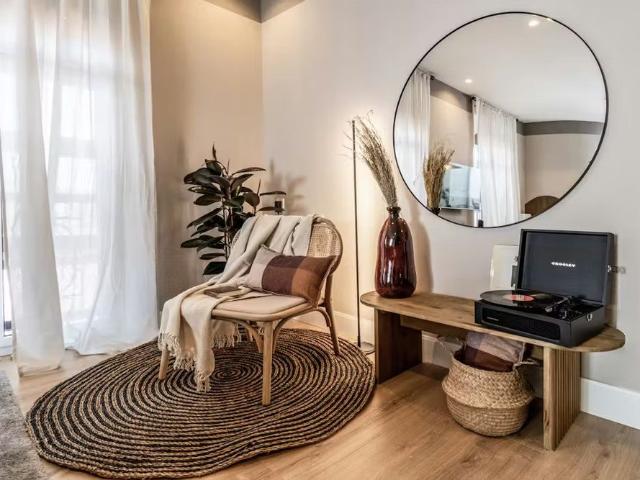 Calle de Augusto Figueroa, Madrid, Community of Madrid 28004