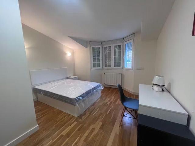 Calle de Basilio de Prado, Madrid, Community of Madrid 28035