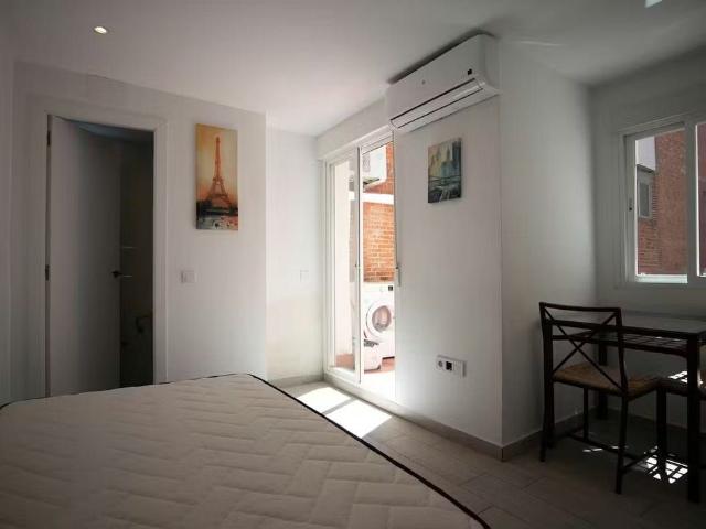 Calle de Berruguete, Madrid, Community of Madrid 28039