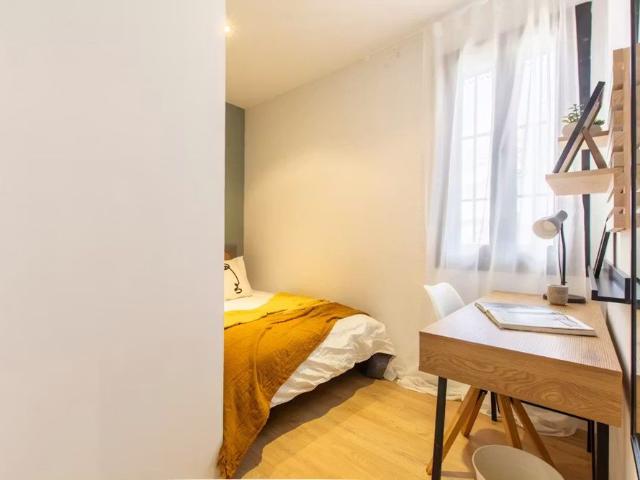 Calle de Bolivia, Madrid, Community of Madrid 28016