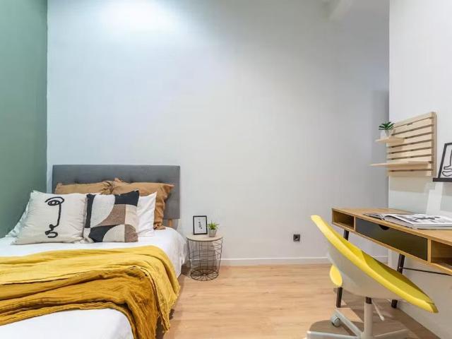 Calle de Bolivia, Madrid, Community of Madrid 28016