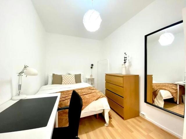 Calle de Bravo Murillo, Madrid, Community of Madrid 28020