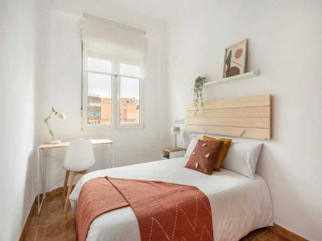Calle de Bravo Murillo, Madrid, Community of Madrid 28020