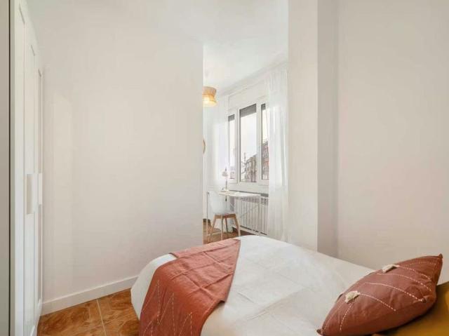 Calle de Bravo Murillo, Madrid, Community of Madrid 28020
