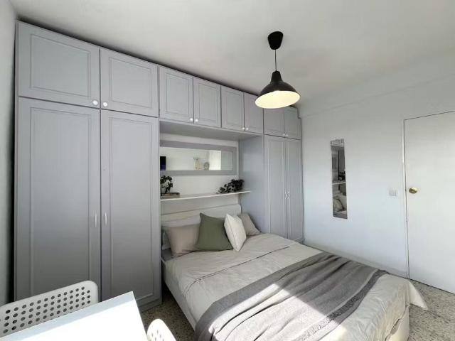 Calle de Camarena, Madrid, Community of Madrid 28047