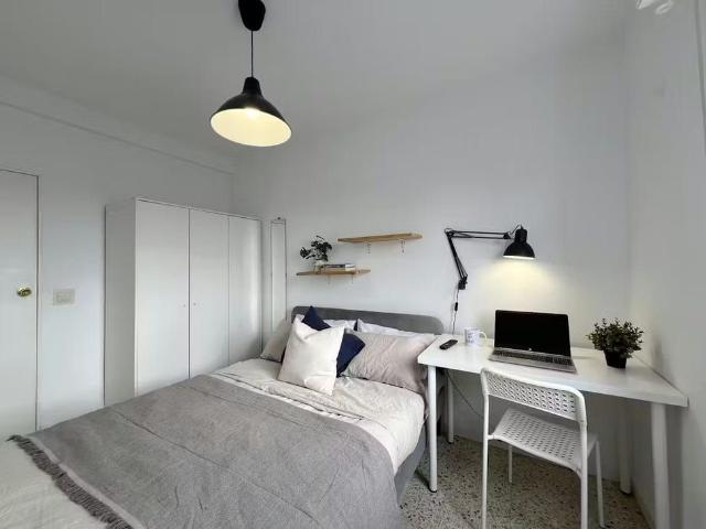 Calle de Camarena, Madrid, Community of Madrid 28047