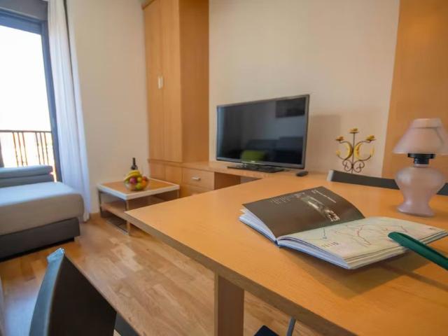 Calle de Campezo, Madrid, Community of Madrid 28022