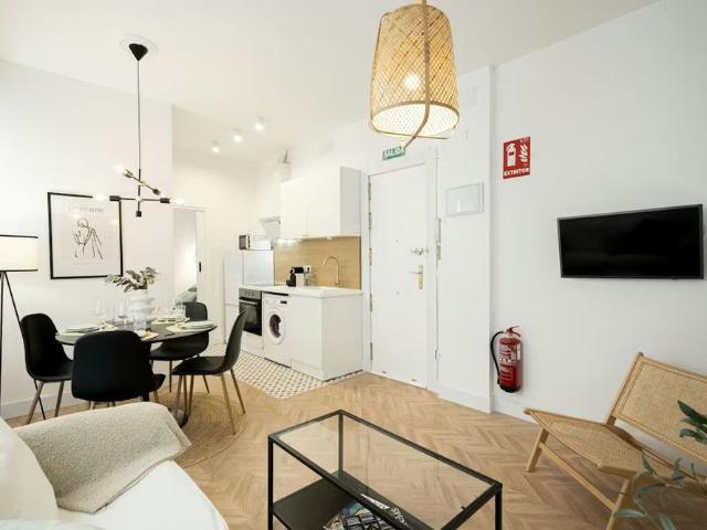 Calle de Cáceres, Madrid, Community of Madrid 28045