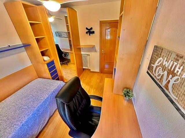 Calle de Castrillo de Aza, Madrid, Community of Madrid 28031