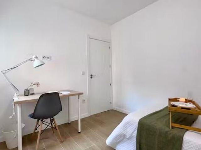 Calle de Casalarreina, Madrid, Community of Madrid 28032