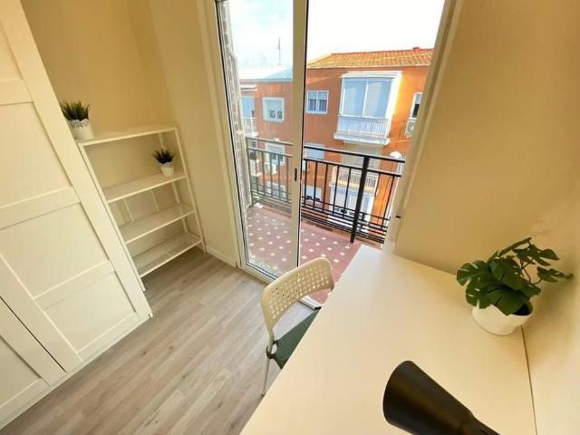 Calle de Caunedo, Madrid, Community of Madrid 28037