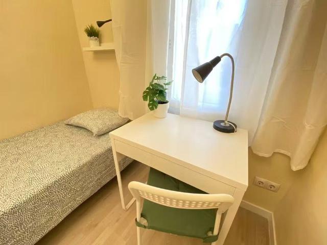 Calle de Caunedo, Madrid, Community of Madrid 28037