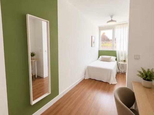Calle de Cavanilles, Madrid, Community of Madrid 28007