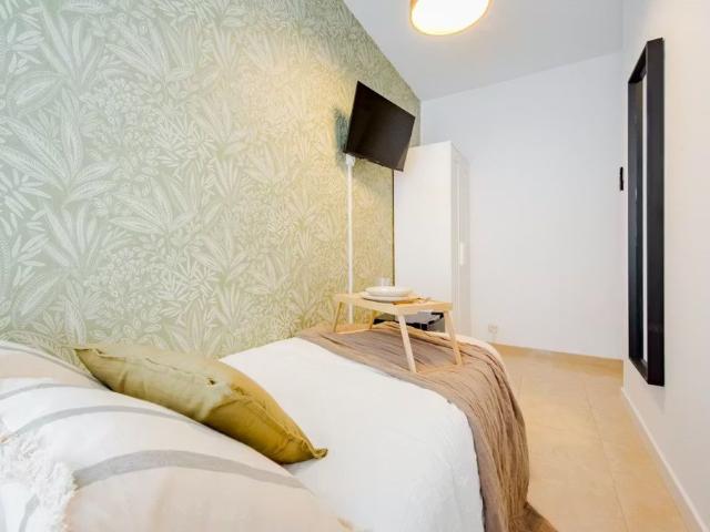 Calle de Cavanilles, Madrid, Community of Madrid 28007
