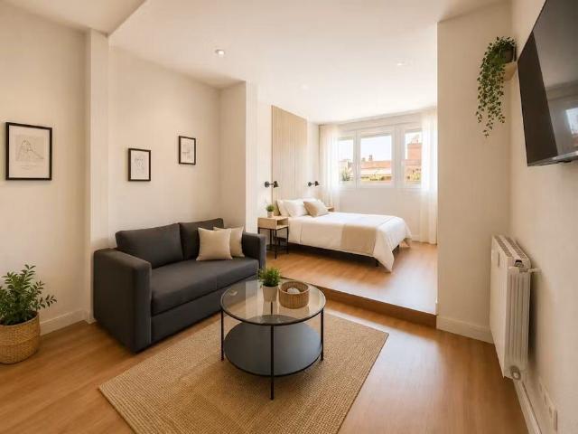 Calle de Cavanilles, Madrid, Community of Madrid 28007