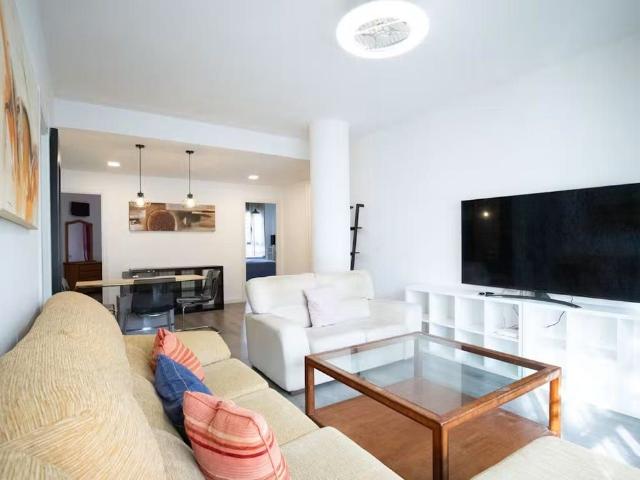Calle de Cordel de Pavones, Madrid, Community of Madrid 28032