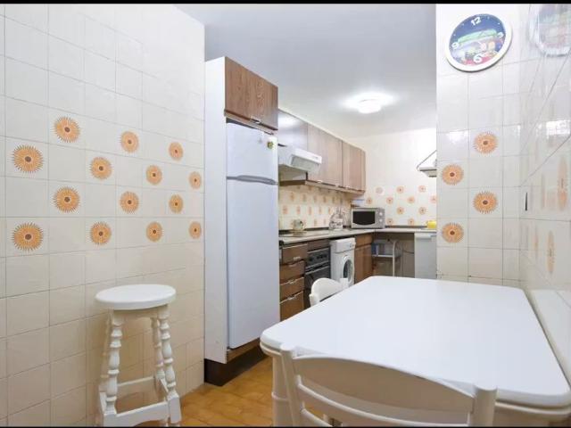 Calle de Embajadores, Madrid, Community of Madrid 28045