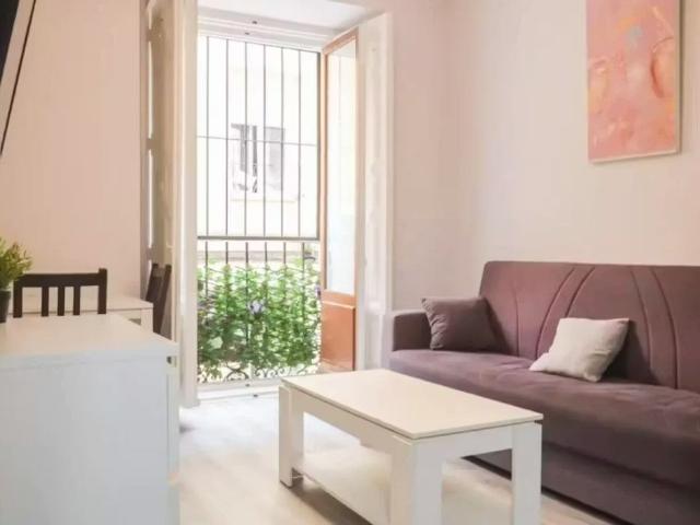 Calle de Embajadores, Madrid, Community of Madrid 28012