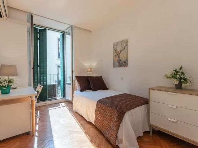 Calle de Esparteros, Madrid, Community of Madrid 28012