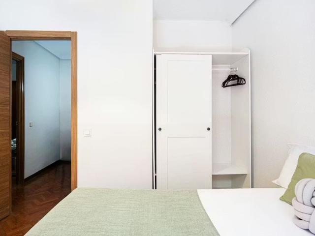 Calle de Estanislao Figueras, Madrid, Community of Madrid 28008