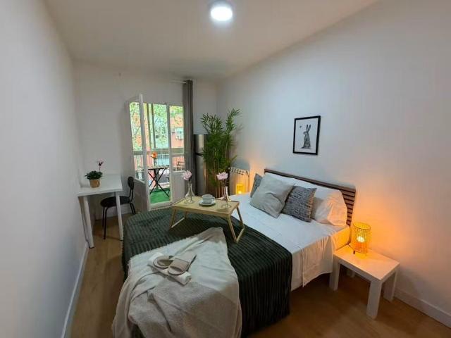 Calle de Eugenia de Montijo, Madrid, Community of Madrid 28025