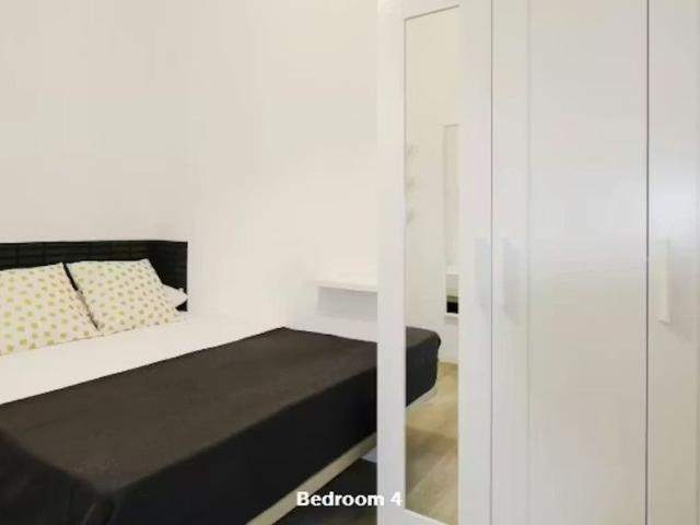 Calle de Fernando VI, Madrid, Community of Madrid 28004