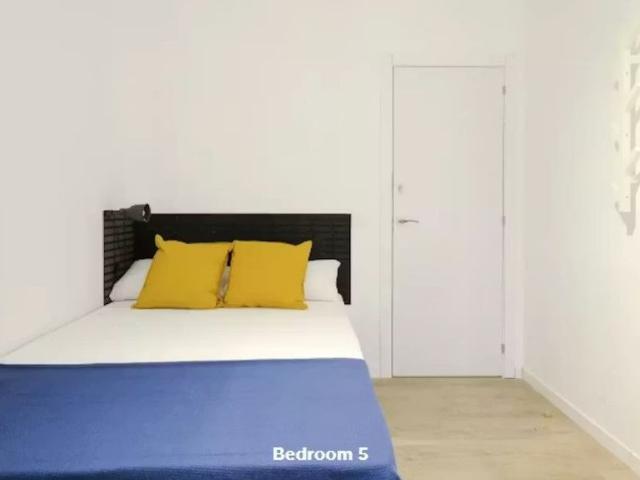 Calle de Fernando VI, Madrid, Community of Madrid 28004