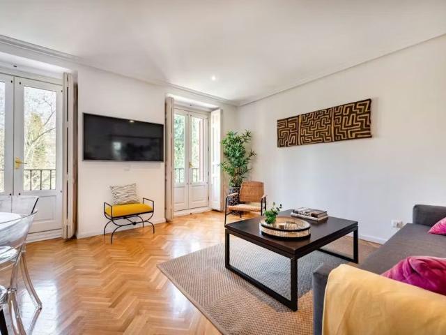 Calle de Fernando VI, Madrid, Community of Madrid 28004