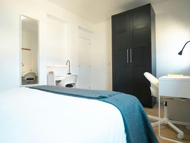 Calle de Francisco Silvela, Madrid, Community of Madrid 28002