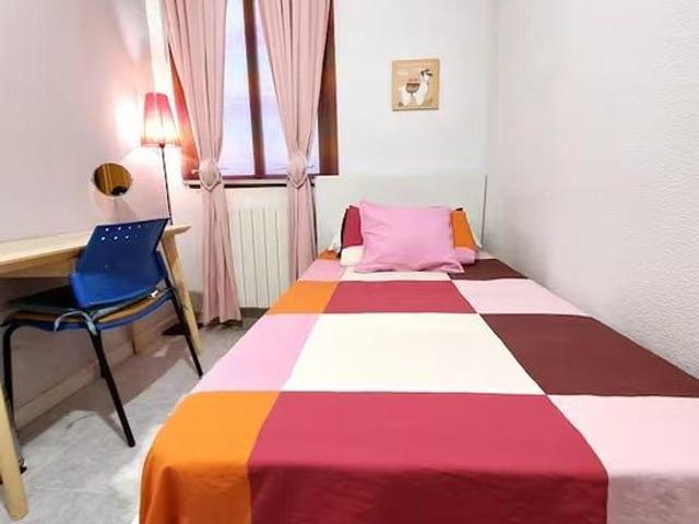 Calle de Francisco Silvela, Madrid, Community of Madrid 28028
