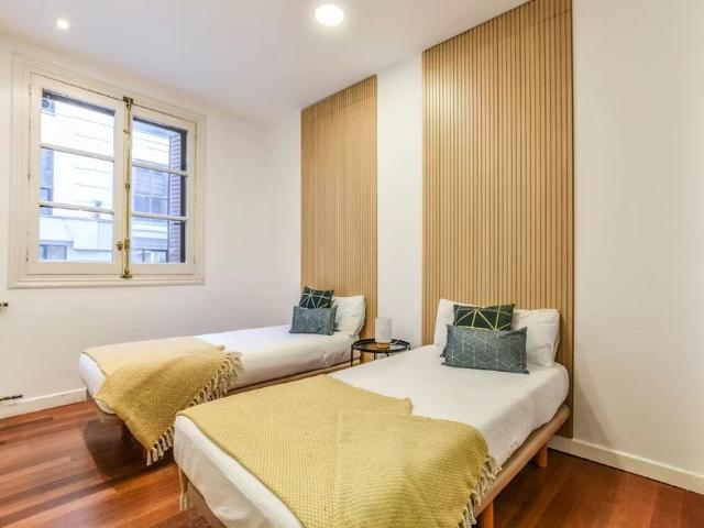 Calle de Fuencarral, Madrid, Community of Madrid 28004