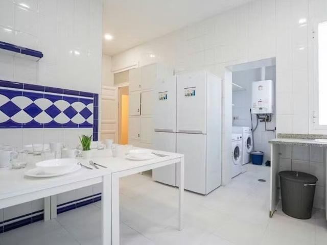 Calle de Fuencarral, Madrid, Community of Madrid 28004