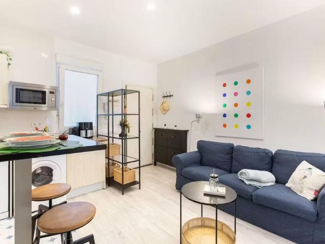 Calle de Fuente del Saz, Madrid, Community of Madrid 28016