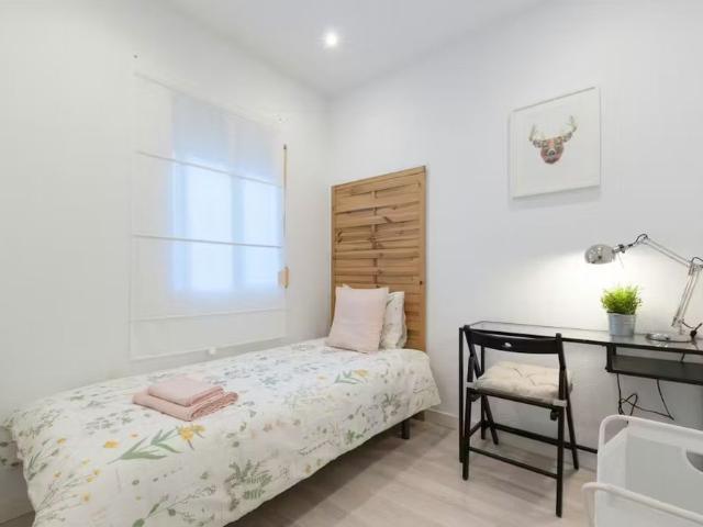 Calle de Gabriel Lobo, Madrid, Community of Madrid 28002