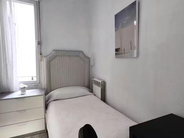 Calle de Gaztambide, Madrid, Community of Madrid 28015
