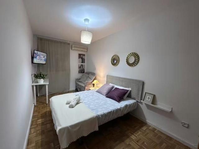 Calle de Gregorio Navas, Madrid, Community of Madrid 28053