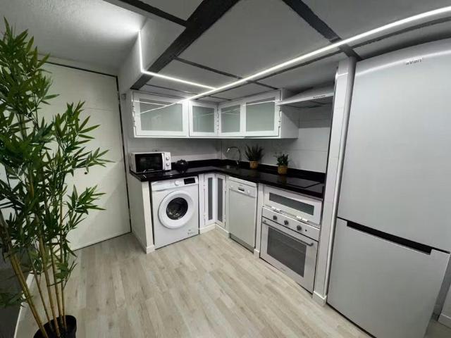 Calle de Hortaleza, Madrid, Community of Madrid 28004