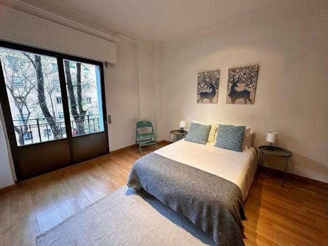 Calle de Jaime El Conquistador, Madrid, Community of Madrid 28045