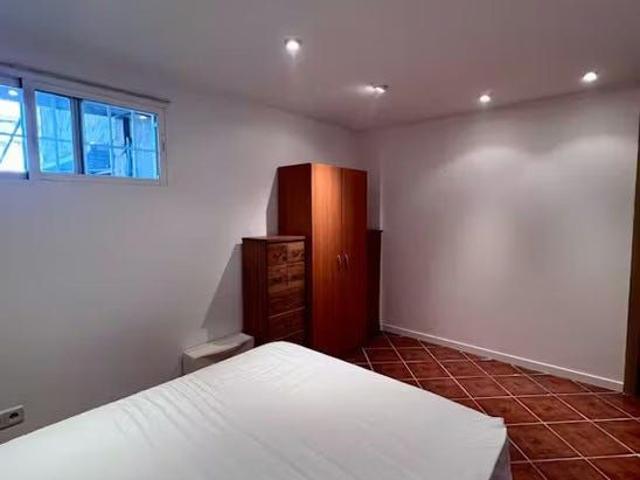 Calle de Josefina Carabias, Madrid, Community of Madrid 28055