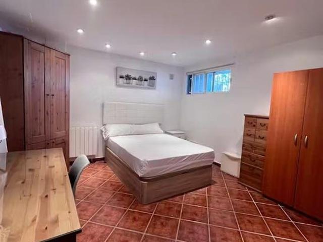 Calle de Josefina Carabias, Madrid, Community of Madrid 28055