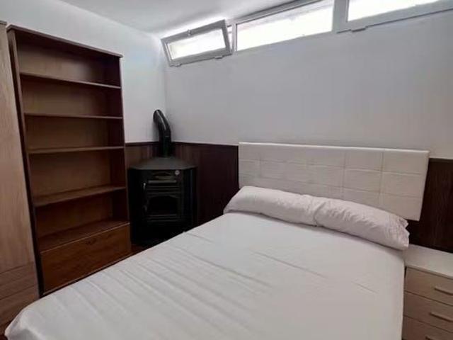 Calle de Josefina Carabias, Madrid, Community of Madrid 28055
