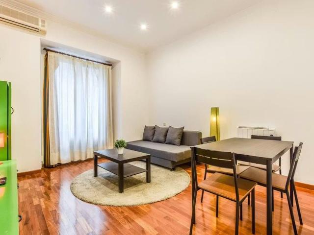 Calle de la Villa, Madrid, Community of Madrid 28005