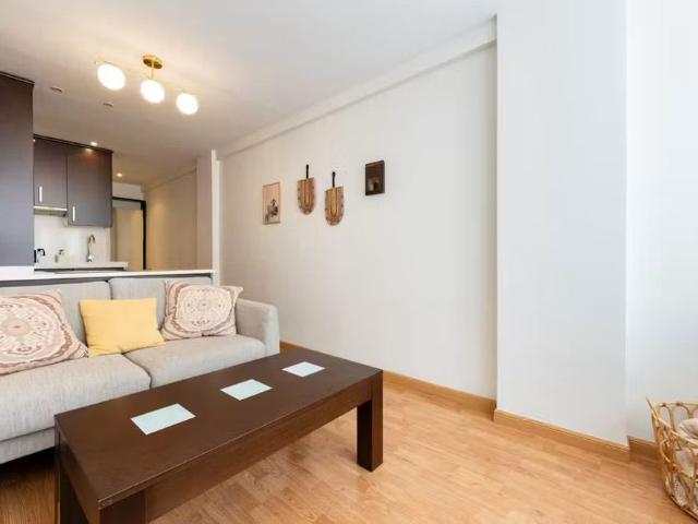 Calle de la Virgen de Lourdes, Madrid, Community of Madrid 28027