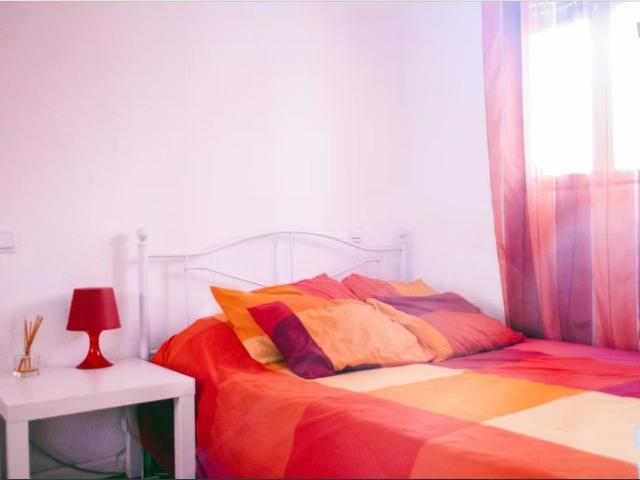 Calle de la Virgen, Madrid, Community of Madrid 28053