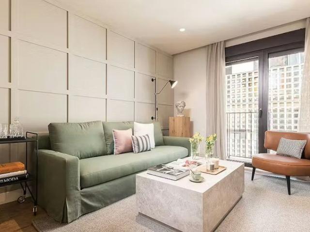 Calle de la Farmacia, Madrid, Community of Madrid 28004