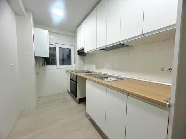 Calle de la Isla de Ons, Madrid, Community of Madrid 28035