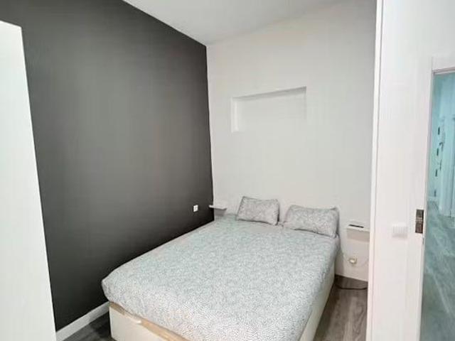 Calle de la Luna, Madrid, Community of Madrid 28004